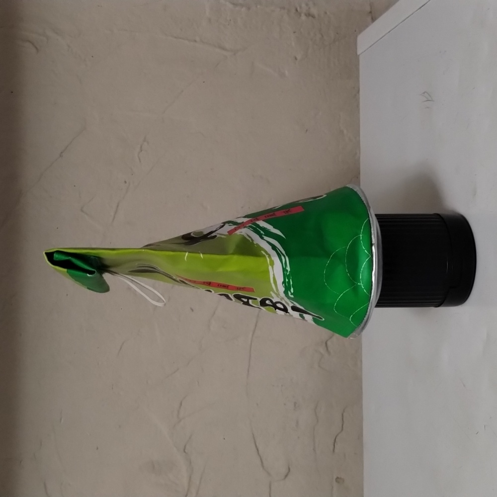 Really Cool Wasabi Tube Hanging Tissue Dispenser - Picture 4 of 11